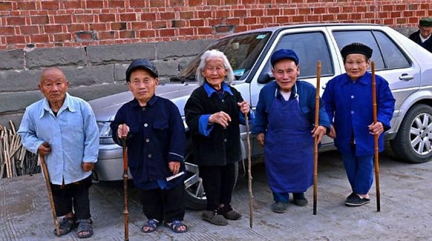 Īss un bez žēlastības - punduru ciemats Ķīnā!