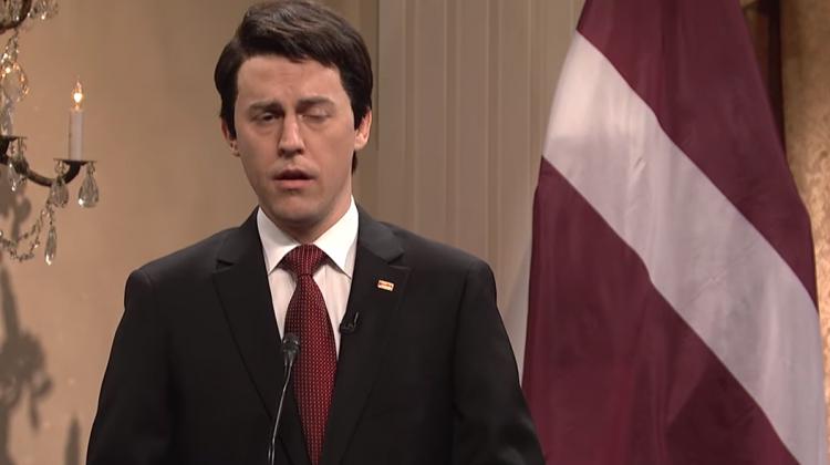 Populārajā ASV šovā «Saturday Night Live» Vējoni nodēvē par «Boratu»