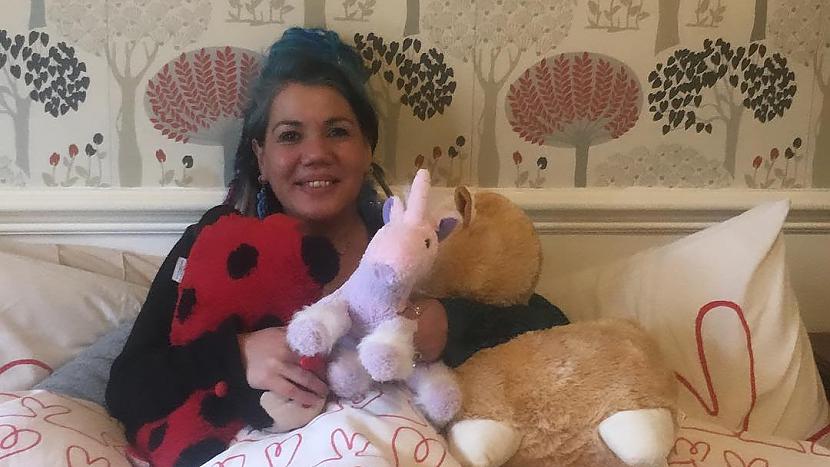 nbspPaskāla Sellika... Autors: matilde 8 cilvēki, kuri apprecējās ar priekšmetiem nevis cilvēkiem