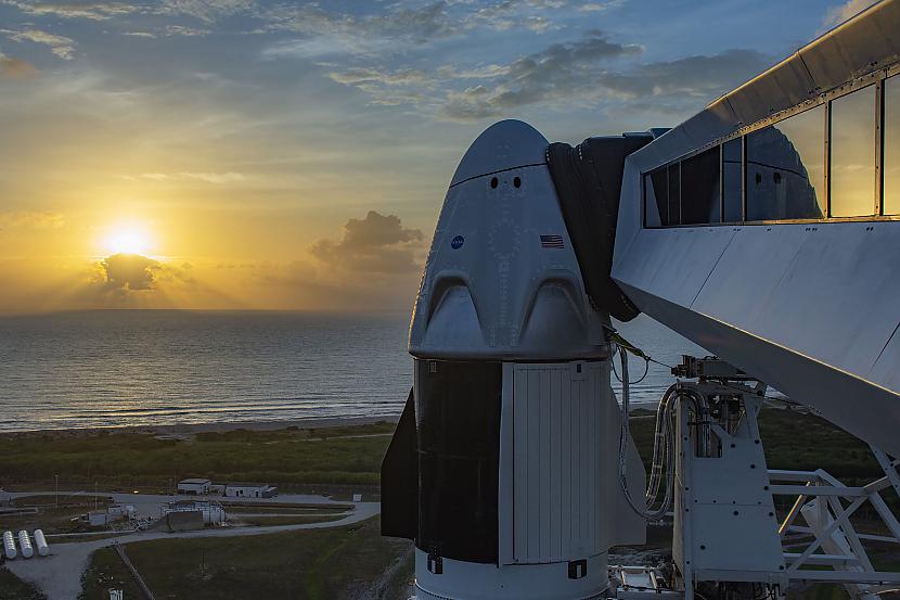 Skaties tiešraidē leģendāro «SpaceX» lidojumu kosmosā