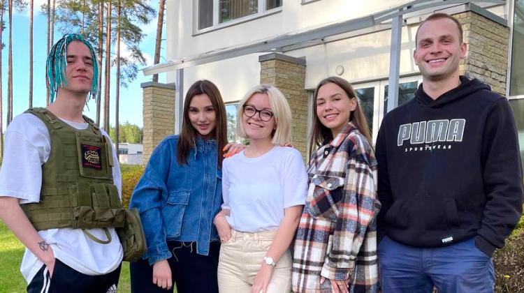 Lidija no «Latvian Sisters» kļuvusi par Latvijas TikTok mājas producenti
