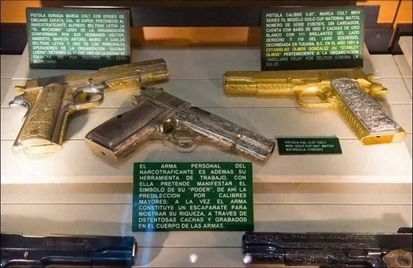 Dažādas pistoles konfiscēja no... Autors: Darknet Narkotiku muzejs