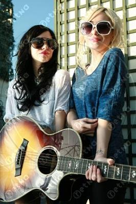  Autors: Honeybear The Veronicas.