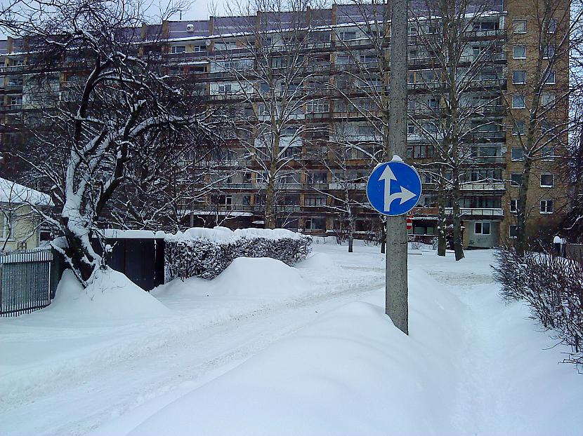 Autors: PizhikZ Sniegs arī citā Rīgas galā.
