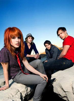  Autors: aucīis Paramore