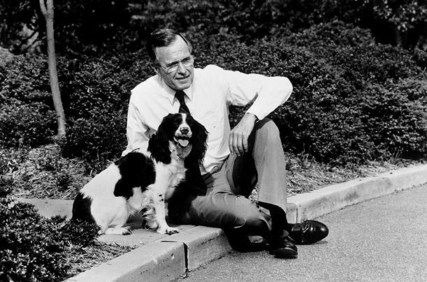 Džordžs Bušs vecākais un... Autors: aisse Valsts pirmie suņi