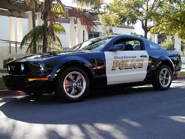 Ford Mustang GT  USA     On a... Autors: vicemen1 TOP 10 Police Cars In The World