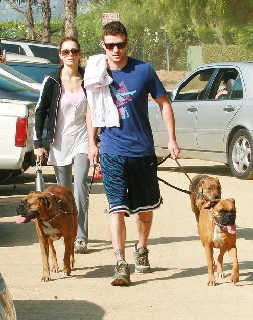 Jessica Biel and Justin... Autors: Fosilija Slavenības ar saviem suņiem :)