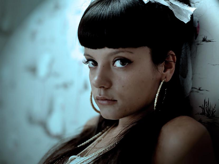 Lily Allen Autors: gia Britu dīvas.