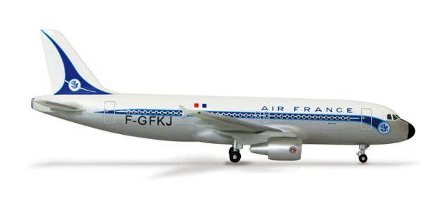 Air France Airbus A320 Retro Autors: Pupsik Lidmašīnu modelīši kolekcionāriem.