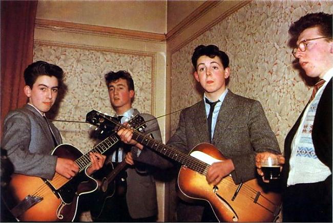 The Beatles1957 George... Autors: UglyPrince Reti redzētas slavenu cilvēku bildes!