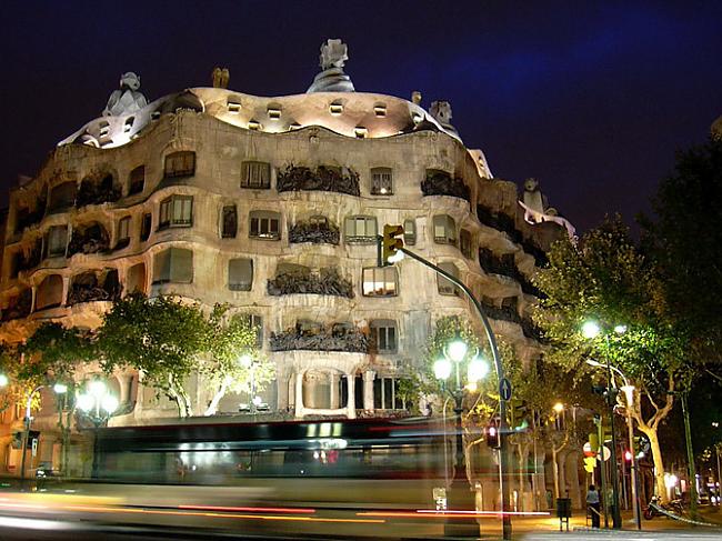 La Pedrera Barselona Spānija Autors: Maryllin Visneparastākās pasaules ēkas 2