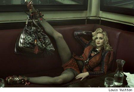 Louis Vuitton  piedalās... Autors: PsychoKittie Karstākās slavenību reklāmas kampaņas