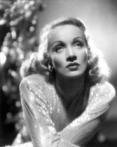  Autors: Honeybear Marlene Dietrich.