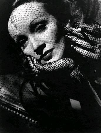  Autors: Honeybear Marlene Dietrich.