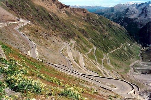 Stelvio Pass Italy Autors: eshan Pasaules sarežģītākie un bīstamākie ceļi