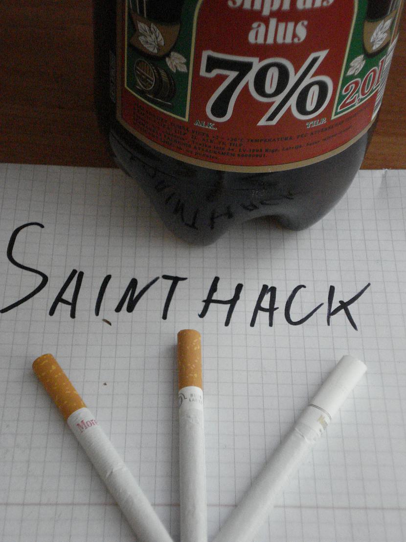  Autors: sainthack dvulja (2litriiga alus pudele) + 3 dažādas cigaretes