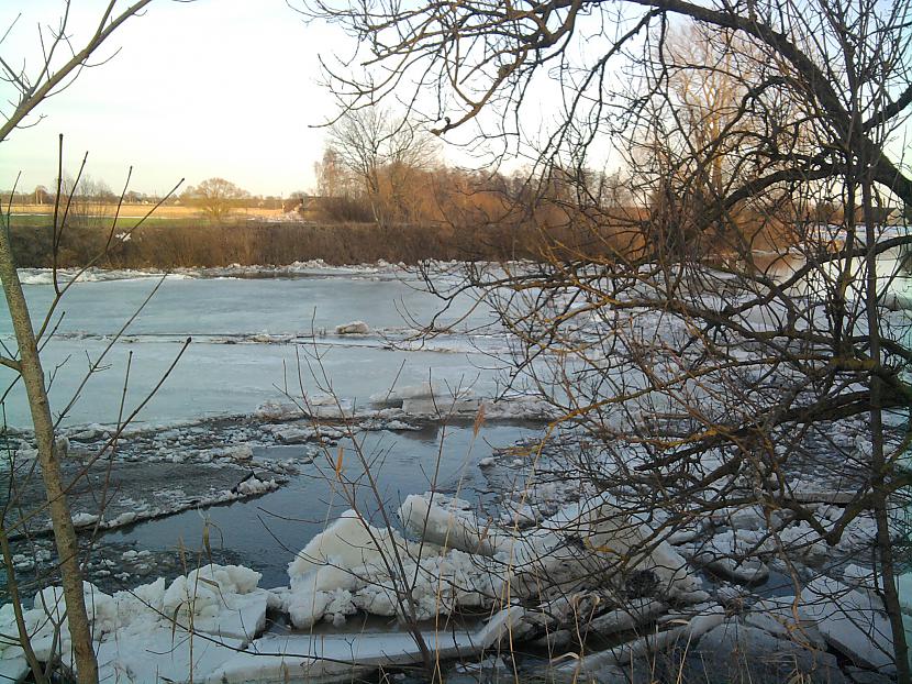 Bildes no 22 marta Autors: Bīns Ledus iešana Bārtas upē.