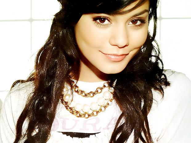  Autors: Evuxi Vanessa Hudgens