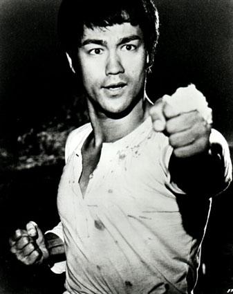  Autors: nonie #1 Bruce Lee stāsts (1940-1973) Iespaidīgi!