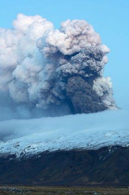 Foto Vilhelm Gunnarsson Autors: Tonijs Zibens virs Eyjafjallajökull