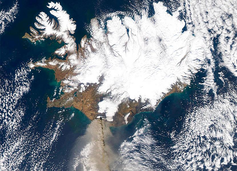 The ash plume of southwestern... Autors: ixtys Islandes Eyjafjallajokull volcano