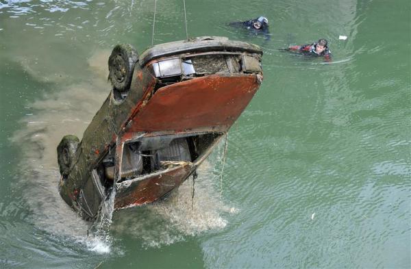 No Ļubjanicas upes izceļ auto... Autors: EsTepat Reuters