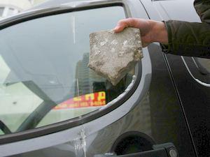 Otrs betona gabals trāpija pa... Autors: coldasice Nelieciet auto zem loga