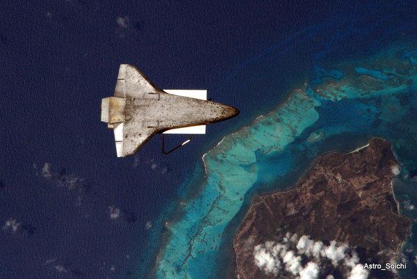 Shuttle Discovery flies... Autors: amanda173 Beautiful