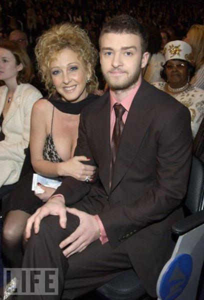 Justin Timberlake and Lynn... Autors: mjaau Slavenības un viņu mammas!