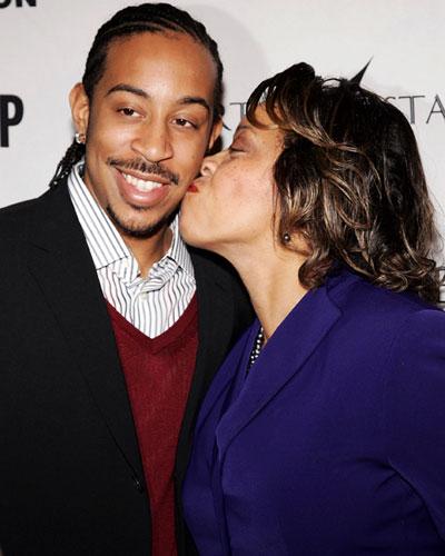 Ludacris and Roberta Shields Autors: mjaau Slavenības un viņu mammas!