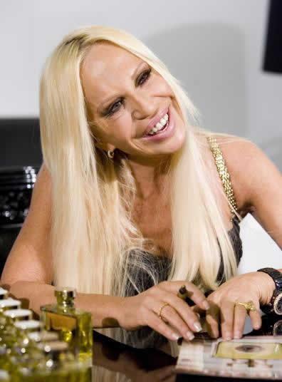 14 Donatella Versace Oh how... Autors: Fosilija Neglītāko slavenību TOP 20!