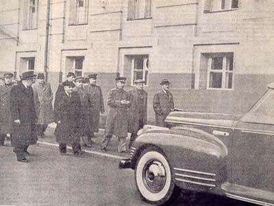 Tagad notiek restaurācijas... Autors: Fosilija Staļina mīļākais auto!