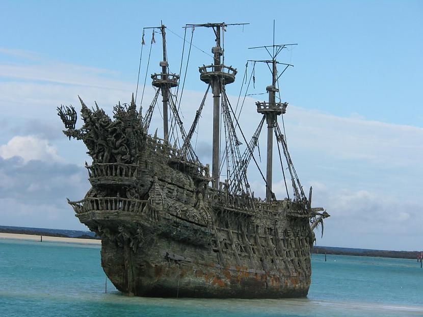 karību jūras pirātu klīstošais... Autors: besiiaaraa Flying Dutchman