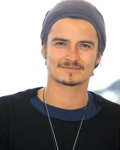  Autors: kenny Orlando Bloom