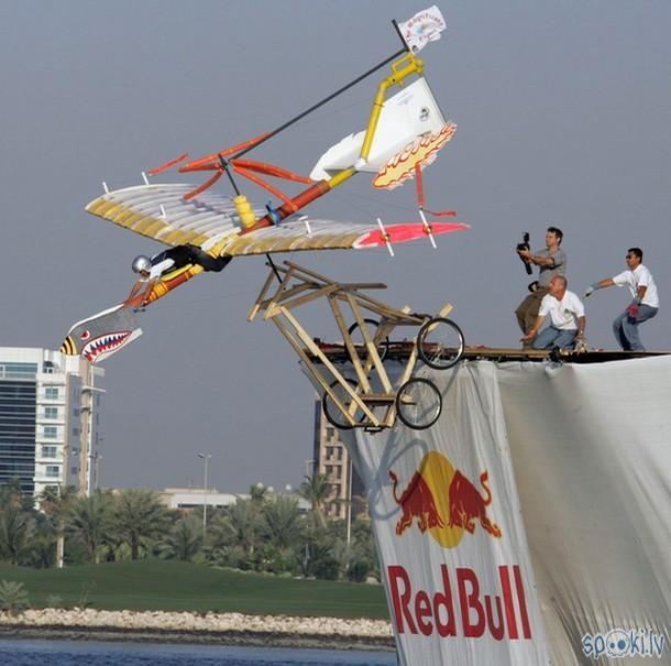  Autors: SharK 1. Red Bull flugtag konkurs Rīgā.