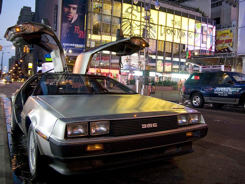  Autors: Fancy Delorean DMC-12