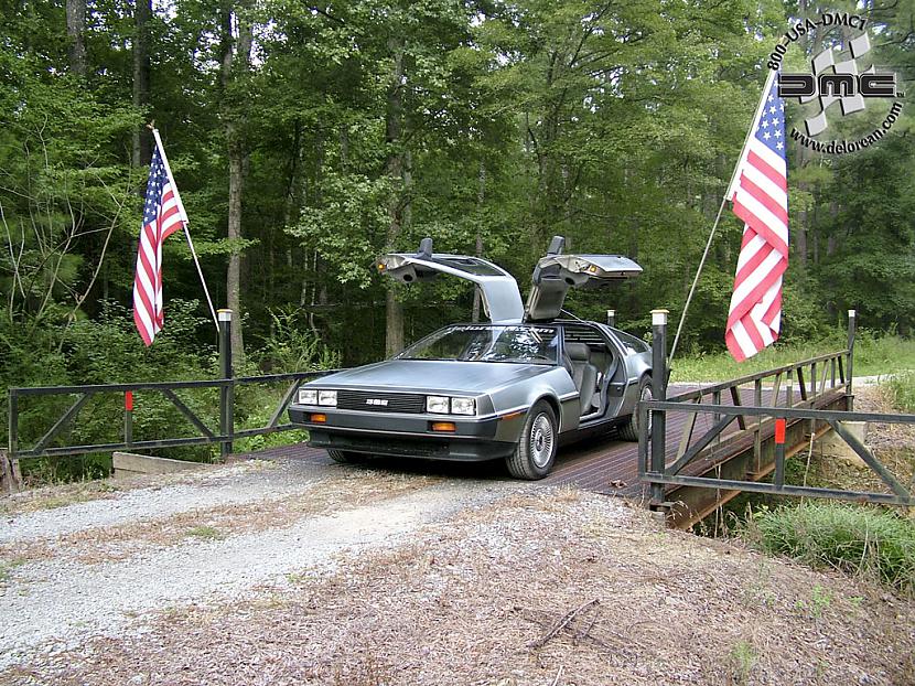  Autors: Fancy Delorean DMC-12