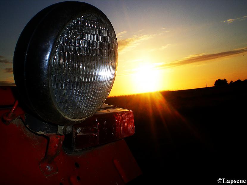 jo lukturi nekad nespīd tik... Autors: Horneta vasara nepienāk divreiz