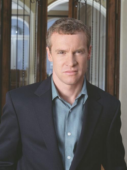 Jimmy Cooper Tate Donovan labs... Autors: Holy Cow The O.C.