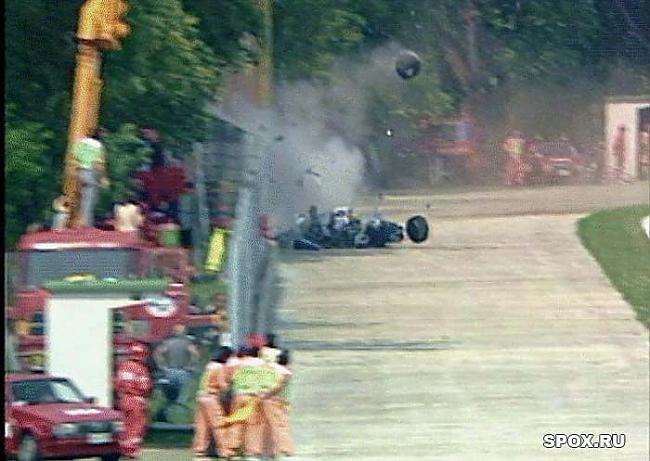 1994 1 maijā Aertona Sennas... Autors: kurbads Foto, kas pārsteidza pasauli.