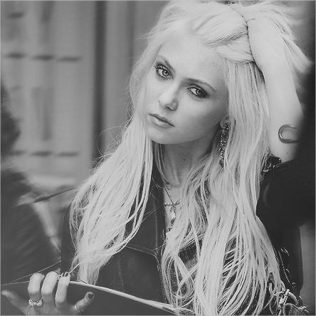  Autors: Doolittle The Pretty Reckless - Taylor Momsen