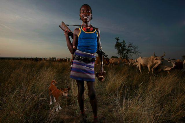  Autors: agonywhispers Omo Valley ciltis, kas dzīvo  Dienvidu Etiopijā