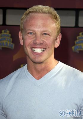 Steve Sanders Ian Ziering Autors: whateverusay turpinam atcerēties klasiku. Beverly Hills 90210.