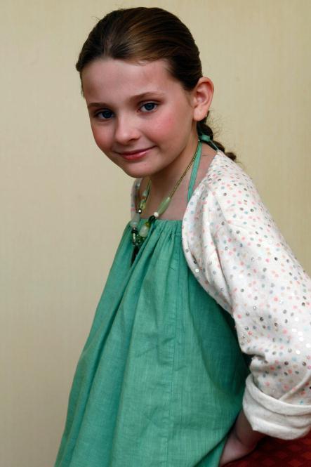  Autors: Holy Cow Abigail Breslin