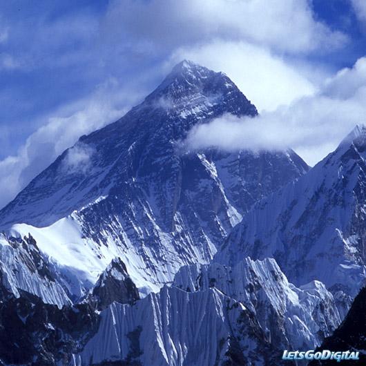  Autors: Fosilija Džordžs Everests – pasaules augstākā kalna netiešais