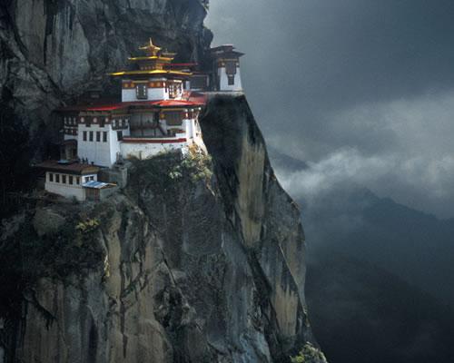 Tigers Nest Monastery  šis... Autors: Fosilija 10 iespaidīgi tempļi