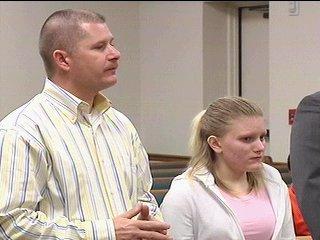 Tēvs Terijs noliedz meitas... Autors: dzekinshjanis Tēvs piedod 16gadīgajai meitai- ģimenes slepkavai.