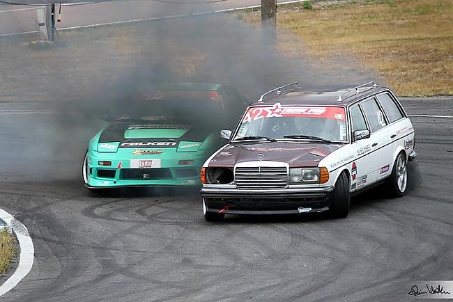  Autors: awoken Black smoke racing Mercedes