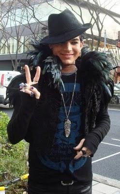  Autors: beciitis Adam Lambert. The best... :)